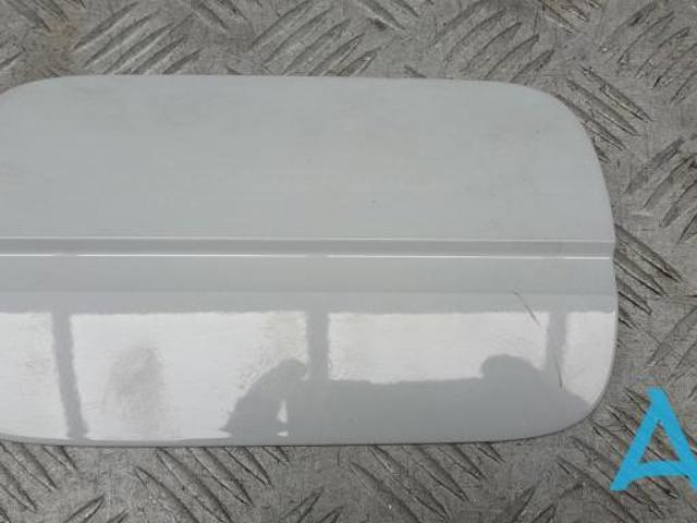 Лючок (дверца) бензобака 8W0809907GRU VAG