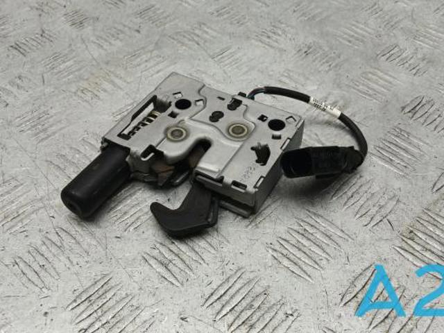 Замок крышки капота Audi A4 B9