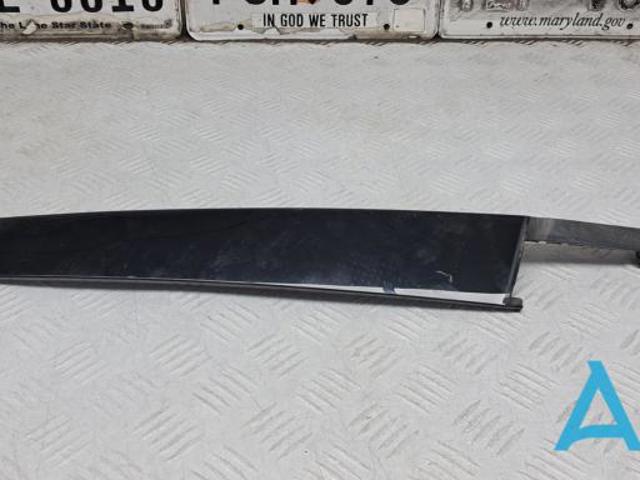 Накладка передней двери, правой, вертикальная 8W0837902A5FQ VAG