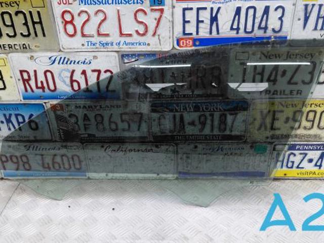 Стекло двери передней левой 8W0845201C VAG