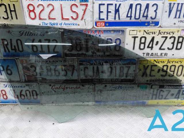 Стекло передней правой двери 8W0845202C VAG