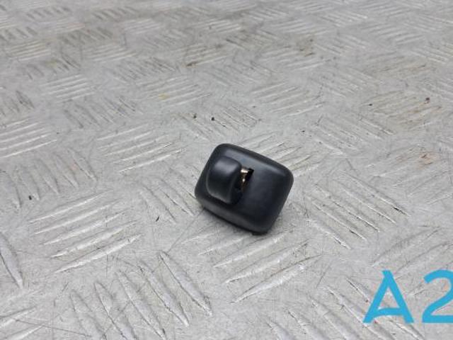 8W0857562A4PK Фиксатор солнцезащитного козырька купить Ужгород