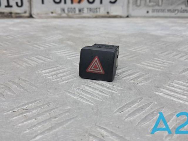 Кнопка включения аварийной сигнализации 8W0941509A5PR VAG