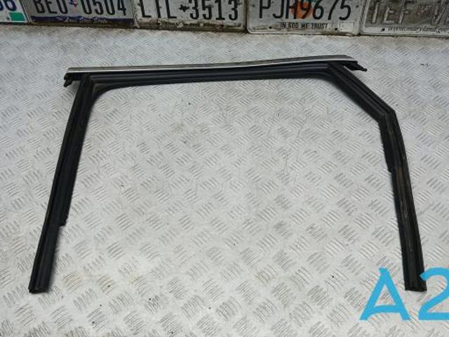 Направляющая стекла рамки двери задней левой 8W5839431D VAG