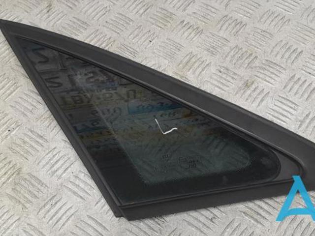 Стекло багажного отсека, левое 8W5845299FNVB VAG