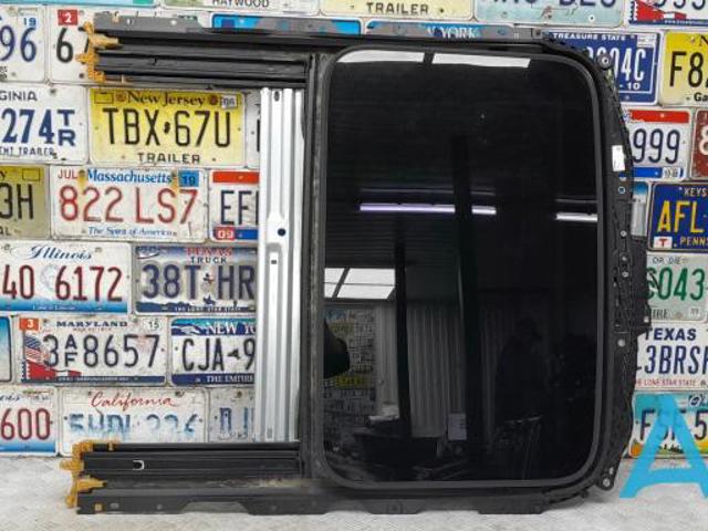 VAG 8W5877049A Рама люка в наличии Житомир