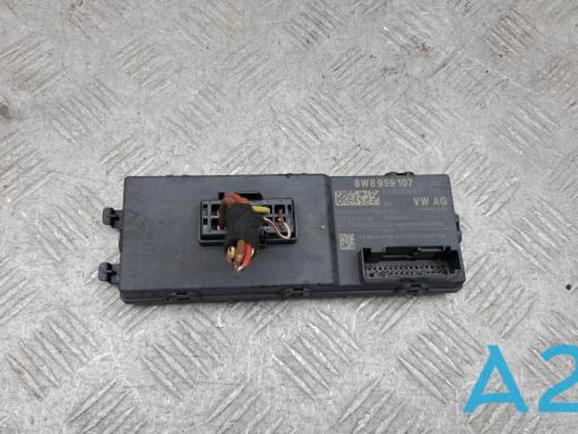 VAG 8W8959107 Модуль управления (ЭБУ) открытия крышки багажника (двери 3/5-й задней) в наличии Ровно