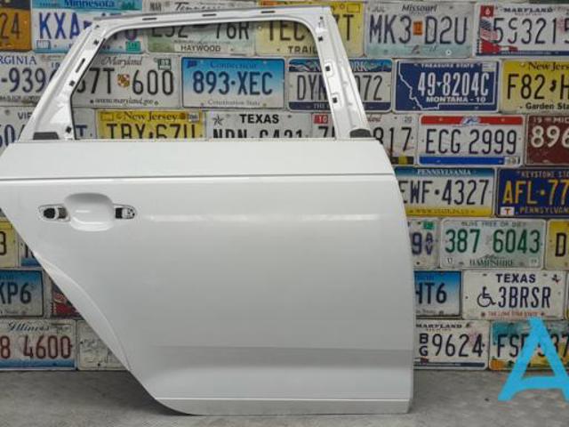 Дверь задняя, правая 8W9833052E VAG