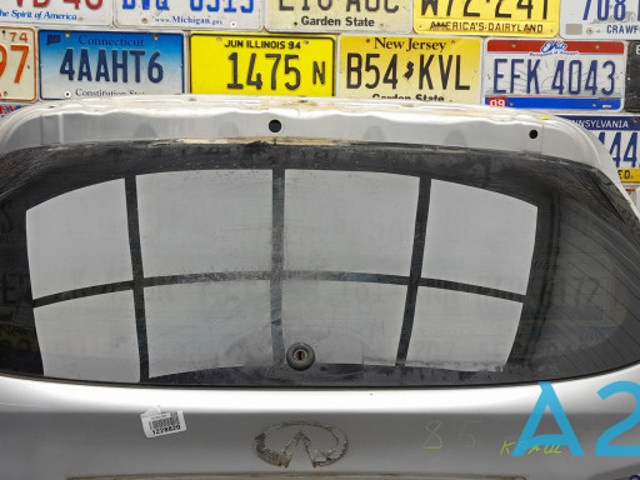 Стекло третьей/пятой двери 903123JA0A NISSAN