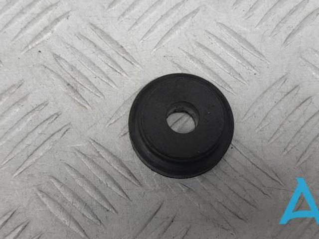 Подушка радиаотра нижняя 9048040021 TOYOTA