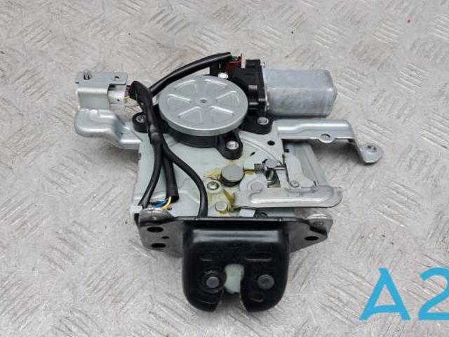 Замок и ручка двери задка 905001CA1B NISSAN