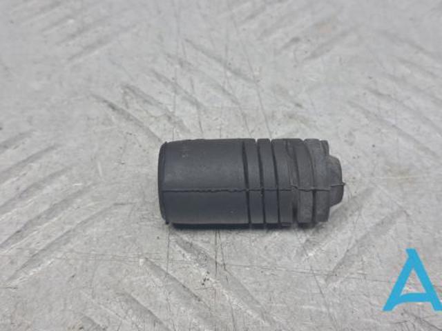 Отбойник пятой двери 90878AX600 NISSAN