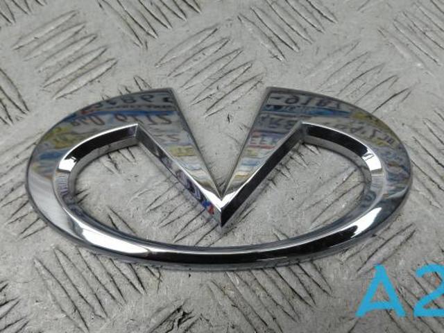 Фирменный значок 908905NA0A NISSAN