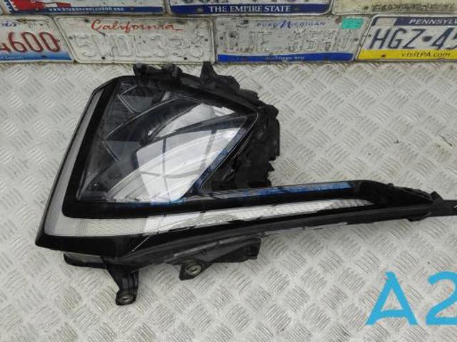 Правая блок фара 92102DW000 HYUNDAI