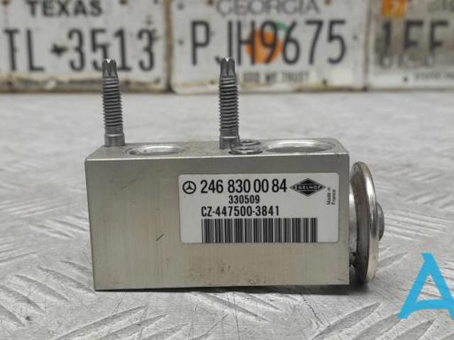 Клапан расширительный 922005DA0A NISSAN