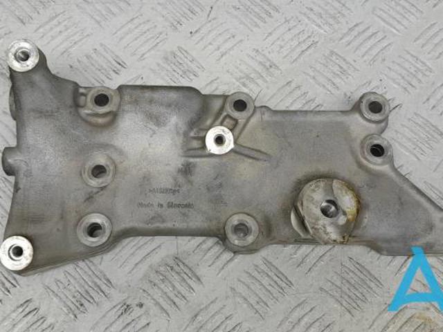 Кронштейн подушки (опоры) двигателя, левой 94610202530 PORSCHE