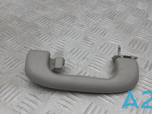 Поручни (держатели) и крючок для одежды 95025626 GM