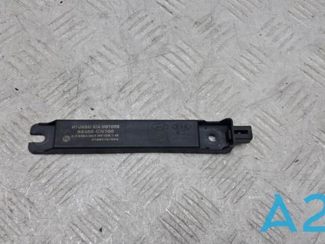 HYUNDAI 95460CN100 Усилитель сигнала антенны в наличии Львов