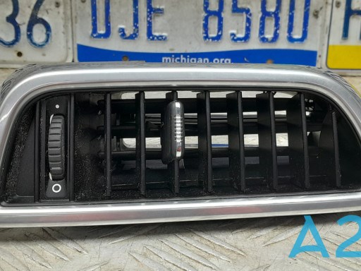 Решетка воздуховода левая 95855272701G0B PORSCHE