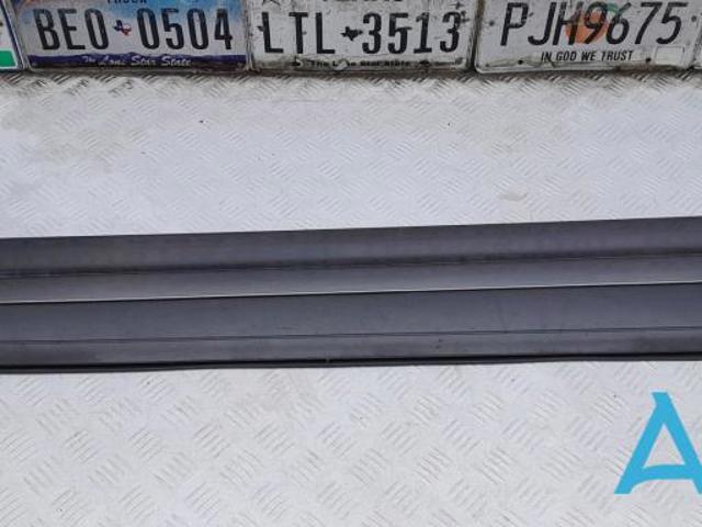 Молдинг передней левой двери, нижний 95855978704G2X PORSCHE