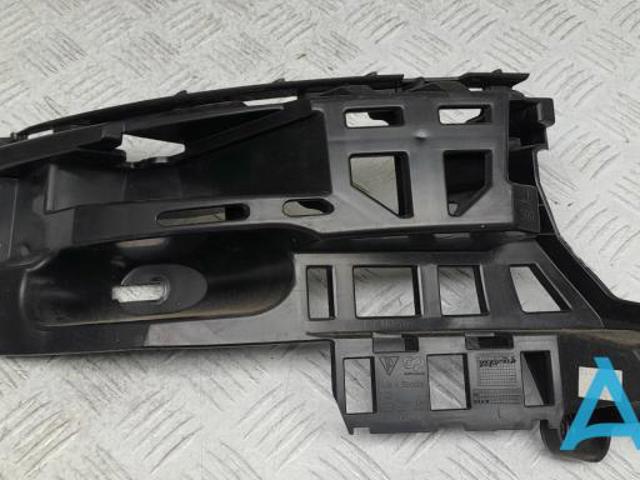 Крепление бамера левое 95B807571 PORSCHE