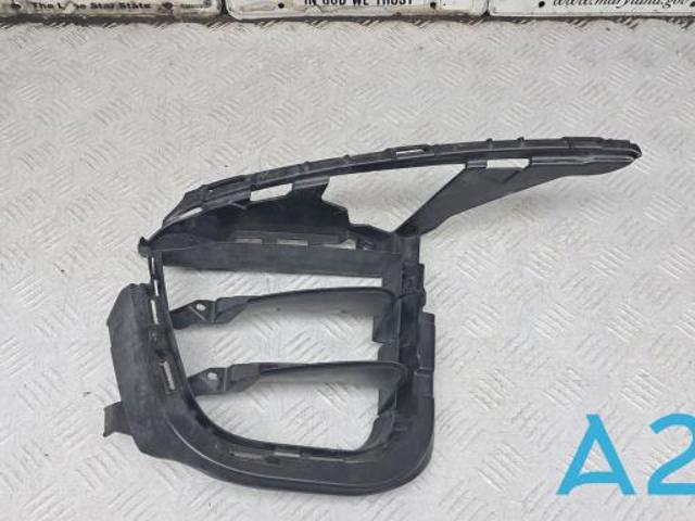Решетка бампера переднего правая 95B8076821E0 PORSCHE