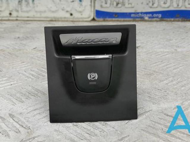 Кнопка электромеханического стояночного тормоза 95B927225A PORSCHE