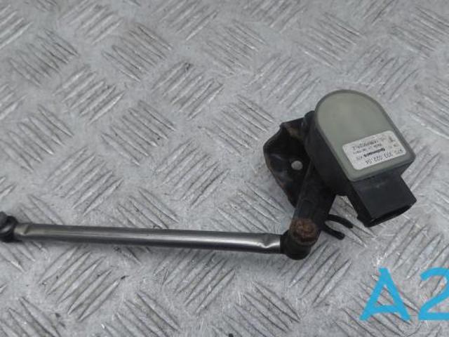Датчик уровня положения кузова, задний правый 97033302204 PORSCHE