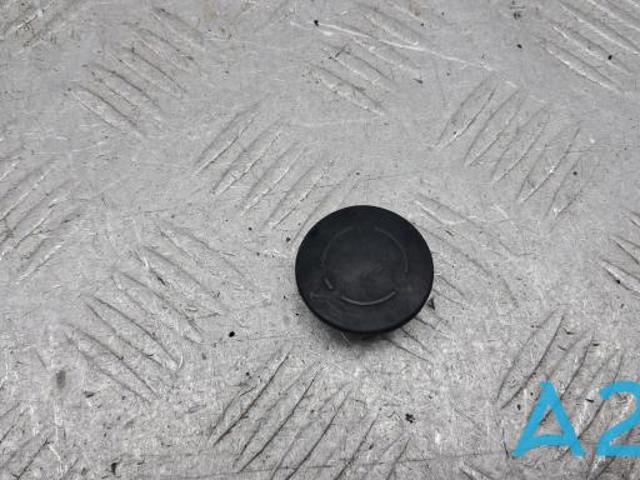 Заглушка гайки крепления поводка переднего дворника 983902T000 HYUNDAI