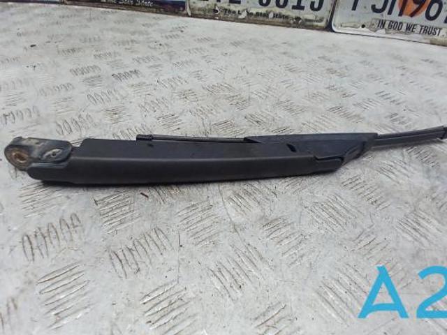 Рычаг-поводок стеклоочистителя заднего стекла 988113W100 HYUNDAI