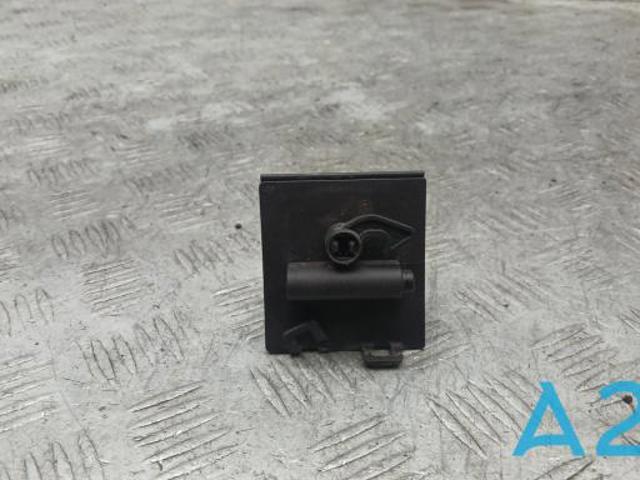 Мотор-привод открытия лючка бака A0008202303 MERCEDES