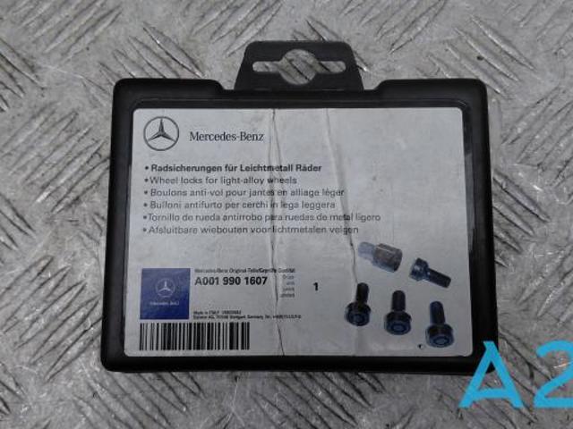Болт колесный  A0019901607 MERCEDES