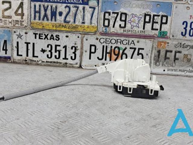 Замок двери водителя A0997201901 MERCEDES
