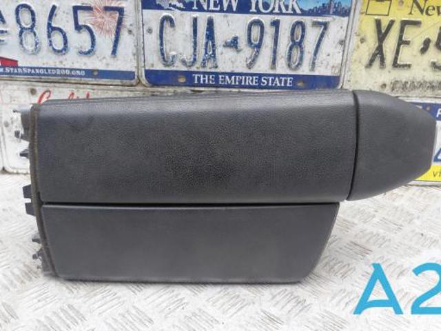 Подлокотник переднего сиденья A16668008199H15 MERCEDES
