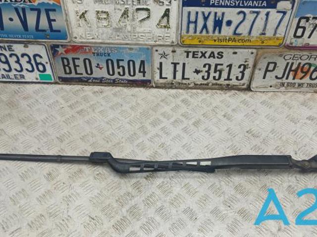 Рычаг стеклоочистителя A1668200944 MERCEDES