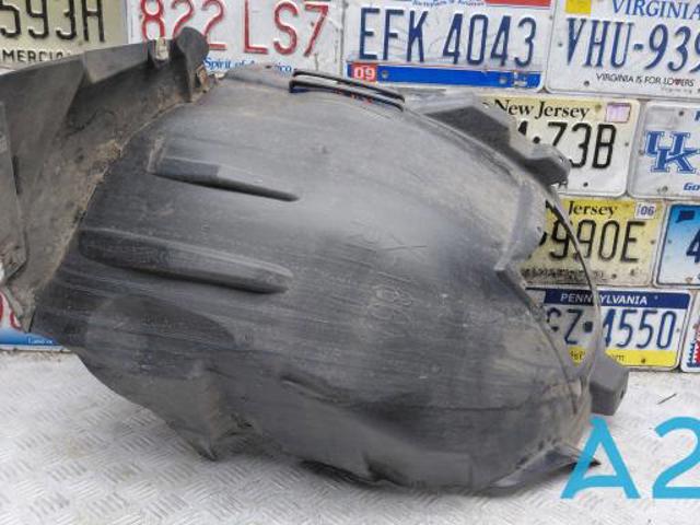 Подкрылок крыла переднего правый передний A1668802705 MERCEDES