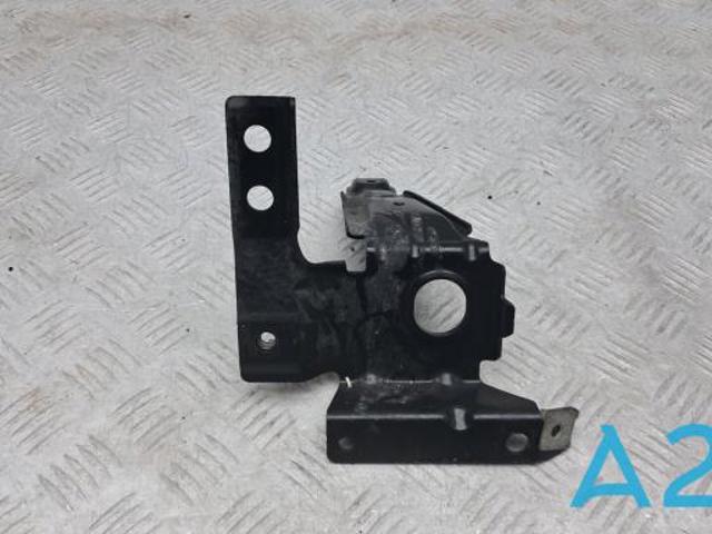 Правое крепление переднего бампера A1676208600 MERCEDES