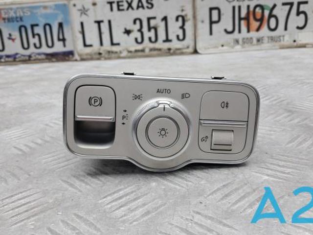 Переключатель света фар на "торпедо" A16790512017N49 MERCEDES