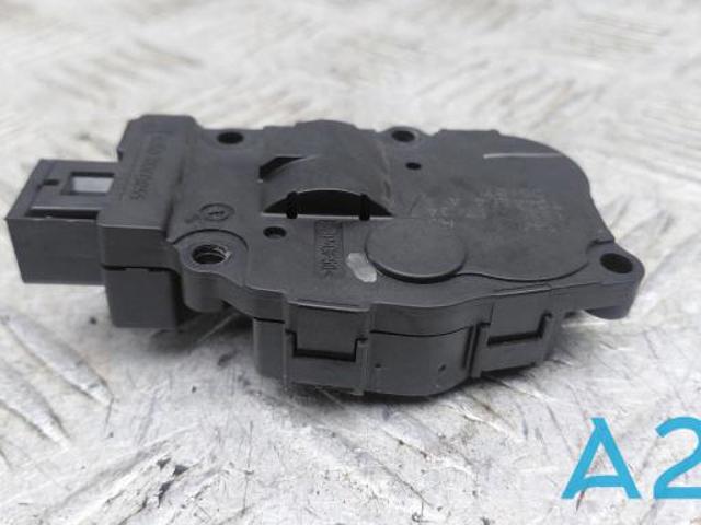 Мотор заслонки рециркуляции воздуха A1699060100 MERCEDES