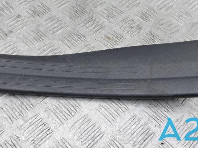 MERCEDES A17668002749H68 Накладка дверного порога внутренняя задняя левая в наличии Павлоград
