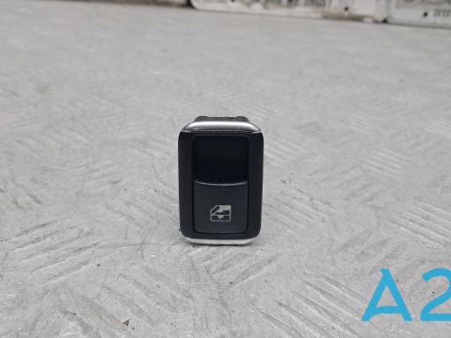 Кнопка подъемника переднего правого стекла A2049058102 MERCEDES