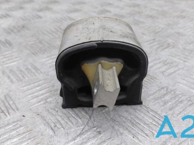 Подушка трансмиссии задняя A2052403300 MERCEDES
