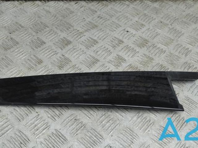 Накладка задней двери, левой, вертикальная A2056900987 MERCEDES