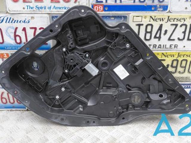  Механизм стеклоподъемника правой задней двери A2057308004 MERCEDES