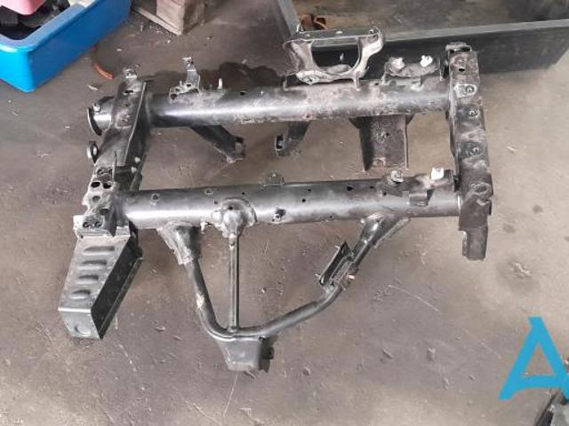 Балка крепления двигателя A2423424400 MERCEDES