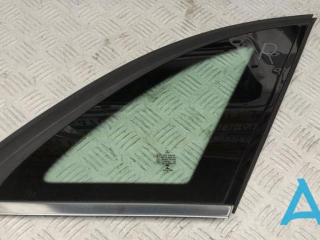 Стекло багажного отсека, правое A2466708200 MERCEDES