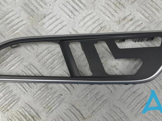 Обшивка внутренней ручки двери, передней, левой A2467200548 MERCEDES