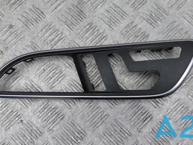 MERCEDES A2467200548 Облицовка внутренней ручки двери передней левой в наличии Чернигов