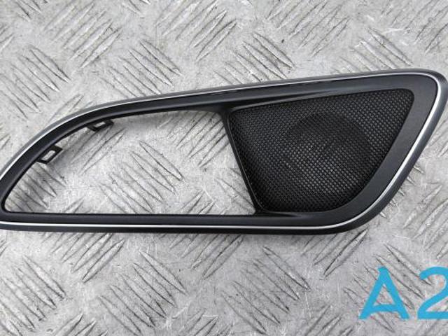 MERCEDES A2467300348 Облицовка внутренней ручки двери задней левой в наличии Львов