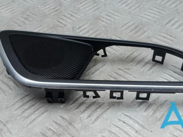 MERCEDES A2467300448 Облицовка внутренней ручки двери задней правой в наличии Днепр